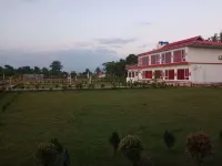 Amantran Hotel & Resort فنادق في Alipurduar
