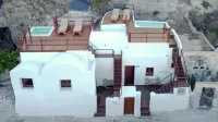 Santorini Luxury Suite w  Rooftop HotTub   SeaView