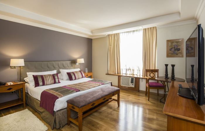 Park Plaza Bonaparte Boutique