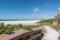 Marco Beach Vacation Suites - Parkering