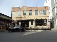 The Chicago Hotel Collection River North Hotels near DeVry University