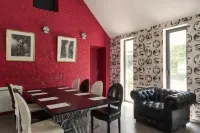 La Ferme Blanche, the Originals Relais Hotels in Englos
