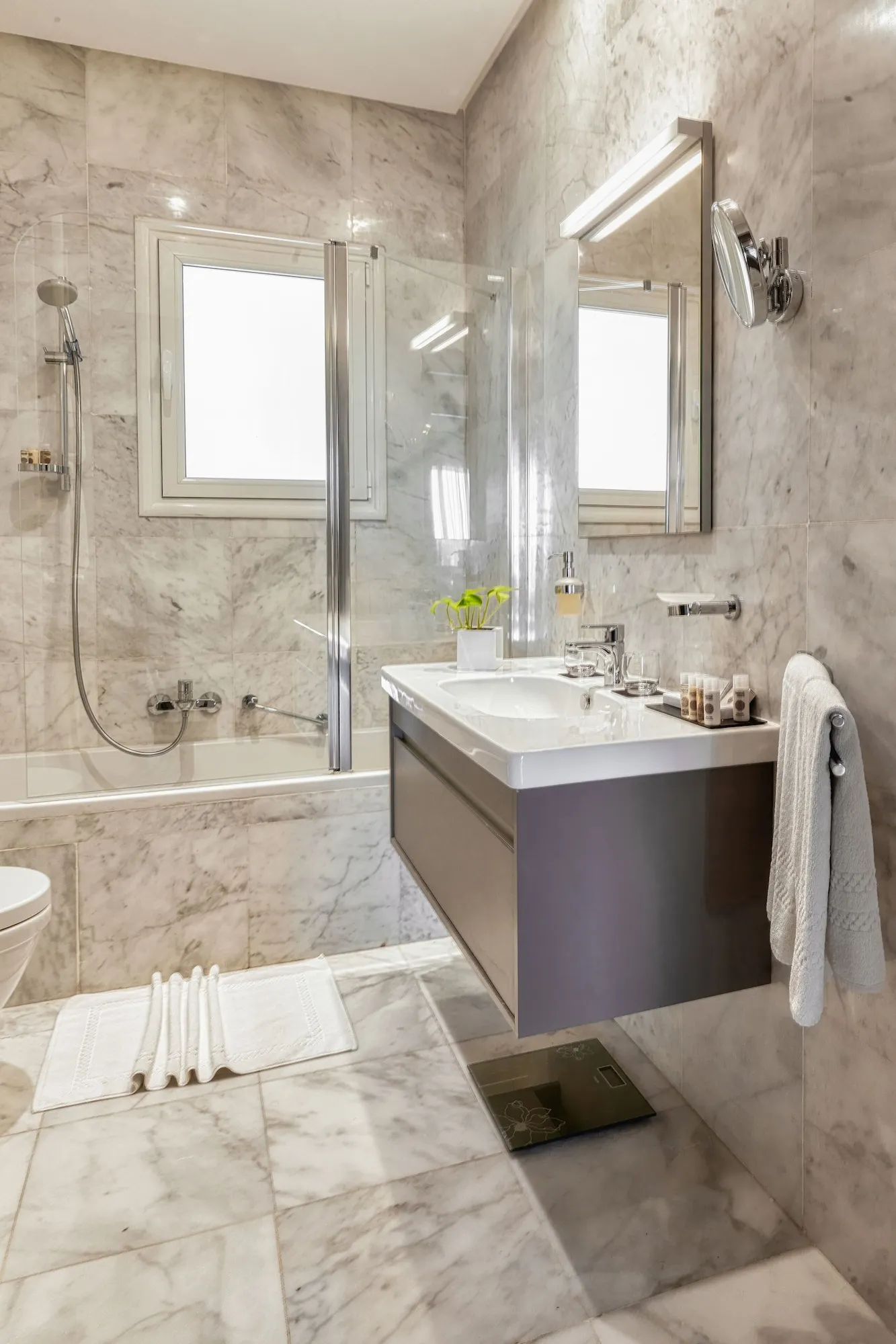 آدم للأجنحة الفندقية الغرف Photos