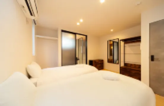 Villa Rochalie by Hhg