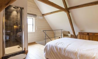 Beautiful Farmhouse in Beernem with Garden