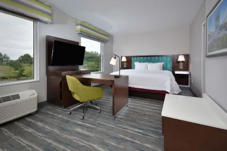 Hampton Inn & Suites by Hilton Charlotte North I 485 Отели рядом с достопримечательностью «Hot trends»
