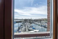 Marina View - 3 Bedroom - Milford Haven - Apartments