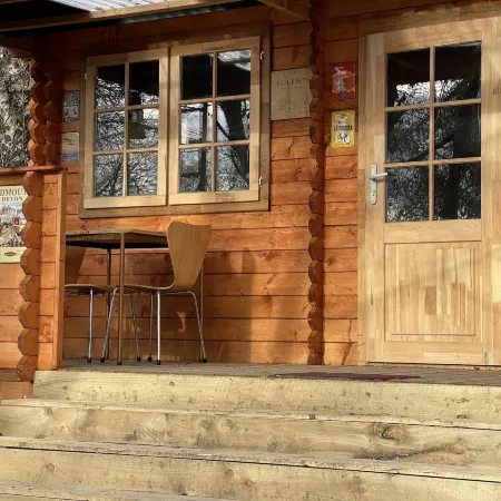 Retro Lodge nr Dartoor with Hot Tub & Opt Sauna