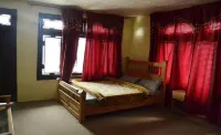 Al Pine Guest House فنادق في Manshera