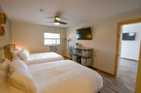 The Darmont Hotel and Suites Hotels in Darby