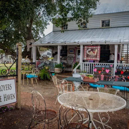 Round Top Hotel