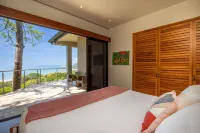 Luxe 4 Bdrm Villa with Epic OceanView & Infinity Pool