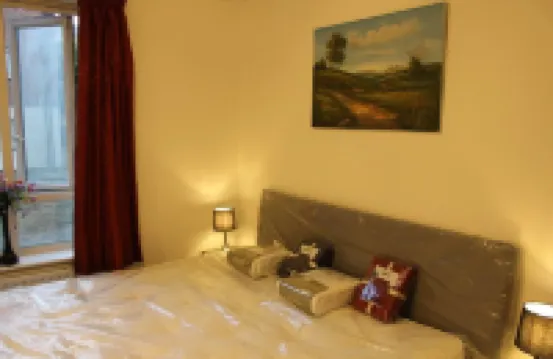 London - 2 Bed Flat - Sleeps 4 - Parking - Wifi