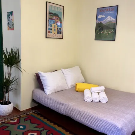 H&B Apartments Pushkin Отели рядом с достопримечательностью «Памятник  Церетели и Чавчавадзе»