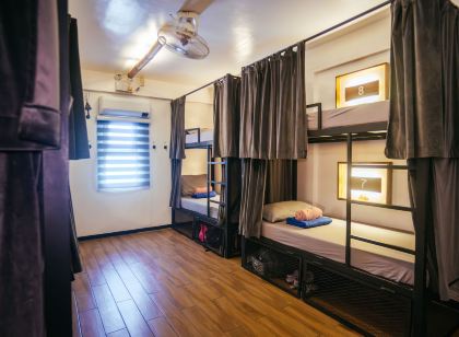 Outpost Beach Hostel - Adults Only