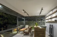 La Paix Hue Hotels in Vy Da