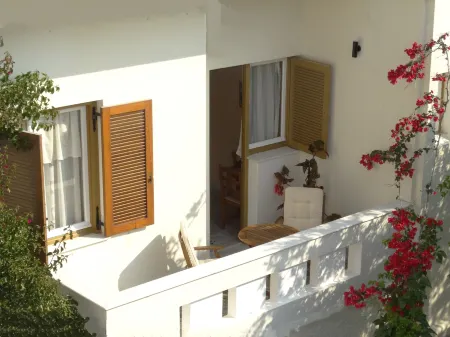 Naxos Lane Center Studios Отели рядом с достопримечательностью «Mitropolis Museum»