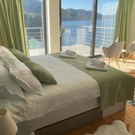 Beachfront Luxury Villa With Private Pool and Stunning Sea Views Отели в г. Чара