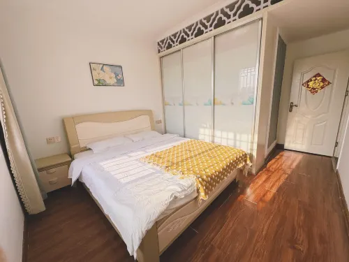 Lechao Chen Homestay (Guoqing North Road) - Condos