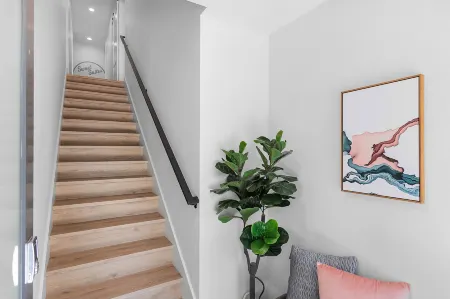 Sweet Suites Capitol Hill Отели рядом с достопримечательностью «Кафедральный собор Сейнт Марк Эпископал»