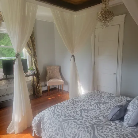 The Queen of the Catskills B&B