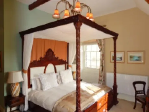 Westgate Manor