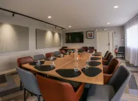 Logis hôtels le Saint Pierre Hotels in Loge-Fougereuse
