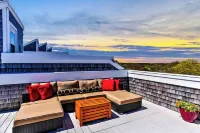 Luxury 3BR Townhome - Panoramic Water Views + Modern Comfort + Parking Included