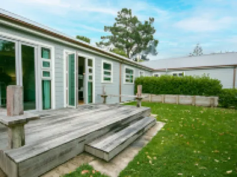 Silverstream Retreat Hotels in Lower Hutt