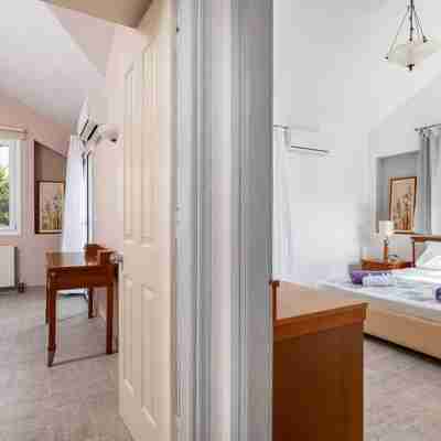 Platon Apartment –Top Floor Rooms
