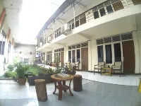 Hotel Intan Hotel di Lemahwungkuk