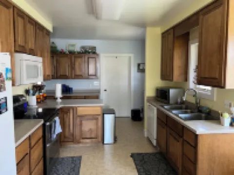 Large home next to Yellowstone Nat Park with mountain views
