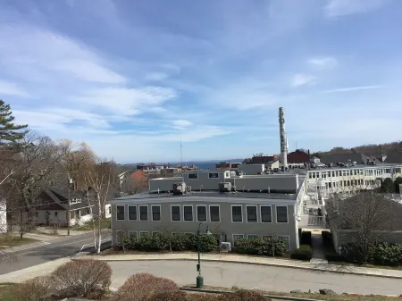 Spacious 1 bedroom apartment in town with a water view!