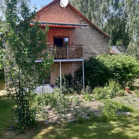 A place of rest and retreat in the natural garden