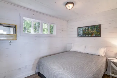 Cozy new cabin on Lac Courte Oreilles!!