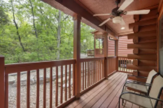 Fireplace and Whirlpool Tub Escape - Cozy Romantic Retreat