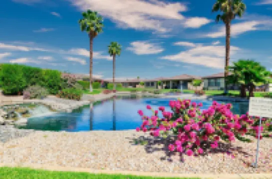 Charming Hideaway with Stylish Amenities - Cozy Tranquil Retreat