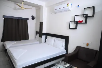 Hotel First Crown Hotels near Jesus Temple