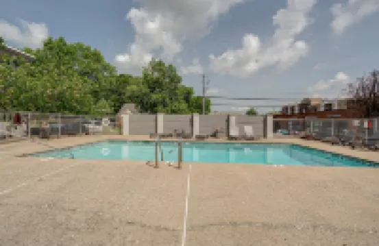 Pool, Free Parking and Close to Downtown - Cozy Urban Retreat