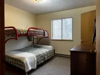 Cozy Cabin with Outdoor Deck and Scenic Views - Charming Mountain Retreat