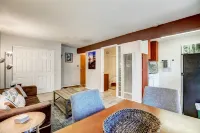 Charming Outdoor Space and Scenic Trails - Inviting Lodge Retreat