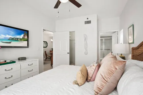 Western Balcony with Dazzling Sunsets - Cozy Island Haven Hotel a Marco Island