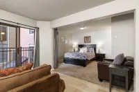 Hot Tub and Heated Pool Steps from Main Street - Charming Getaway