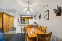 Cozy Kitchen and Gas Fireplace with Balcony - Charming Ski Retreat
