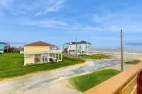 Elevated, Gulf View Home Steps from the Beach w/ Large Deck & Central AC Hotel a Bolivar Peninsula
