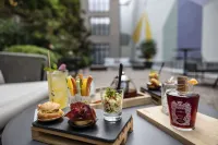 Savona 18 Suites - breakfast