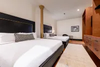 3BR Group Haven + Private Patio Walk to French Quarter | The Mayfair - Homestays