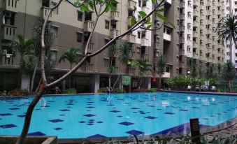 Spacious Studio Furnished Apartment at Gateway Ahmad Yani Cicadas Bandung