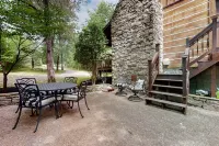 Escape to Oakwood Hideaway: Cozy Cabin w/HotTub on 18 Acres near Nashville!