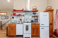 Butch’s HideOut - A Cozy Retreat For Two